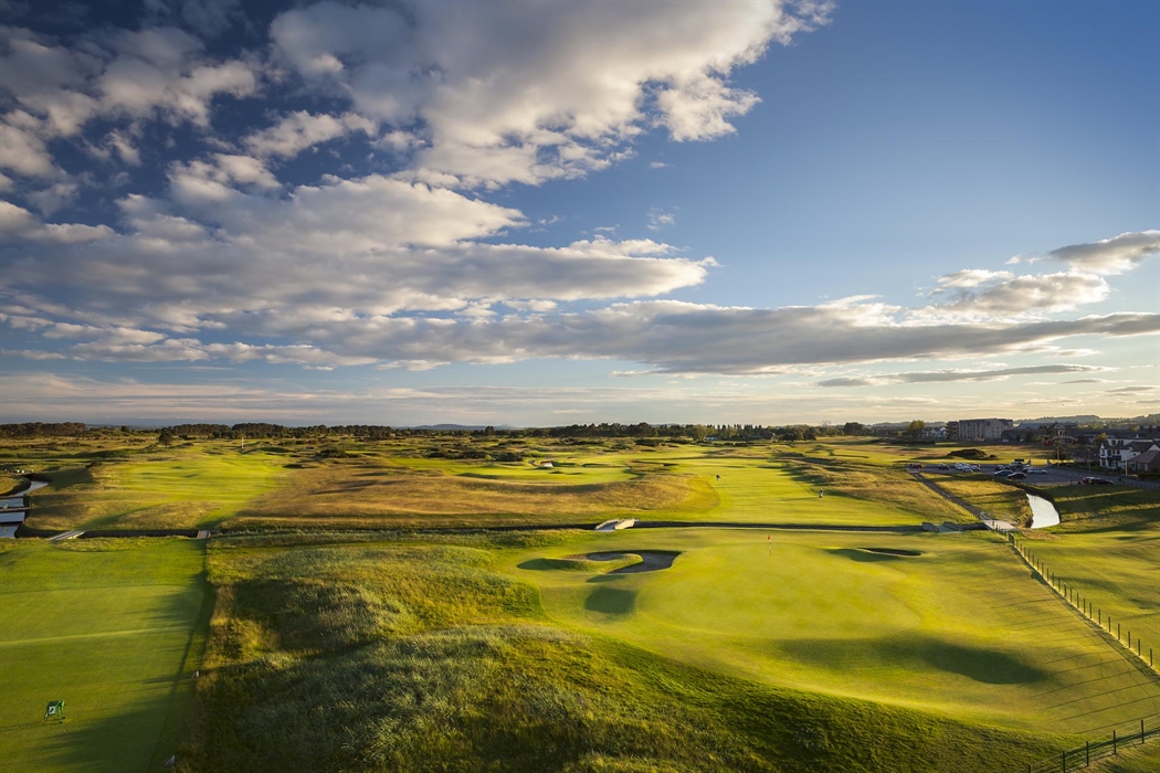 Carnoustie_Champ_1st_18th_low-res_2008852726 carnoustie golf